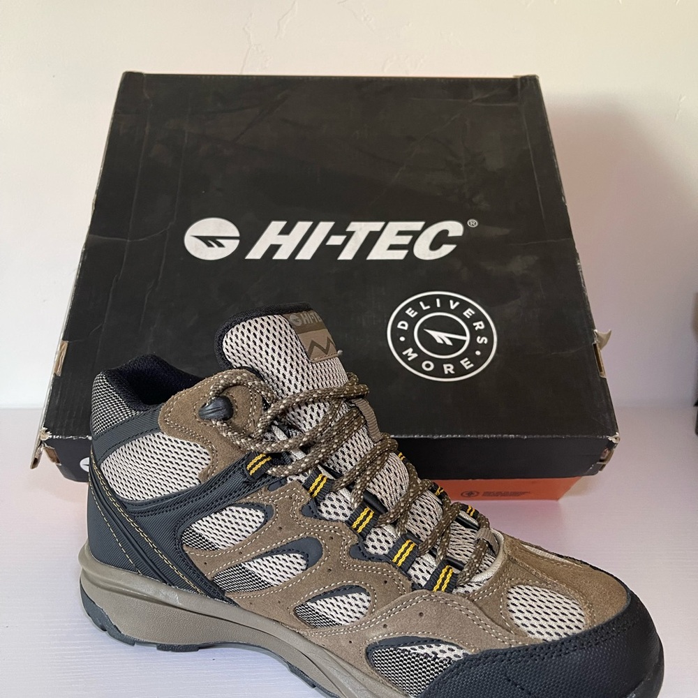Hi-Tec Hiking Shoes - Black and Tan